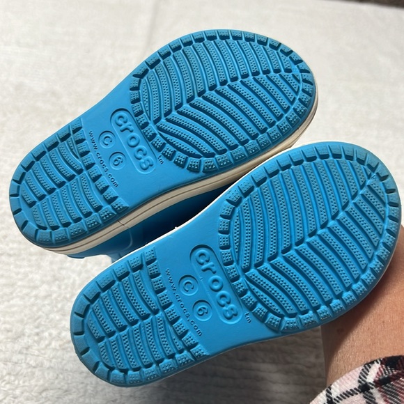 Crocs Kids' Bump It Rain Boot electric blue size C6. - Picture 6 of 9